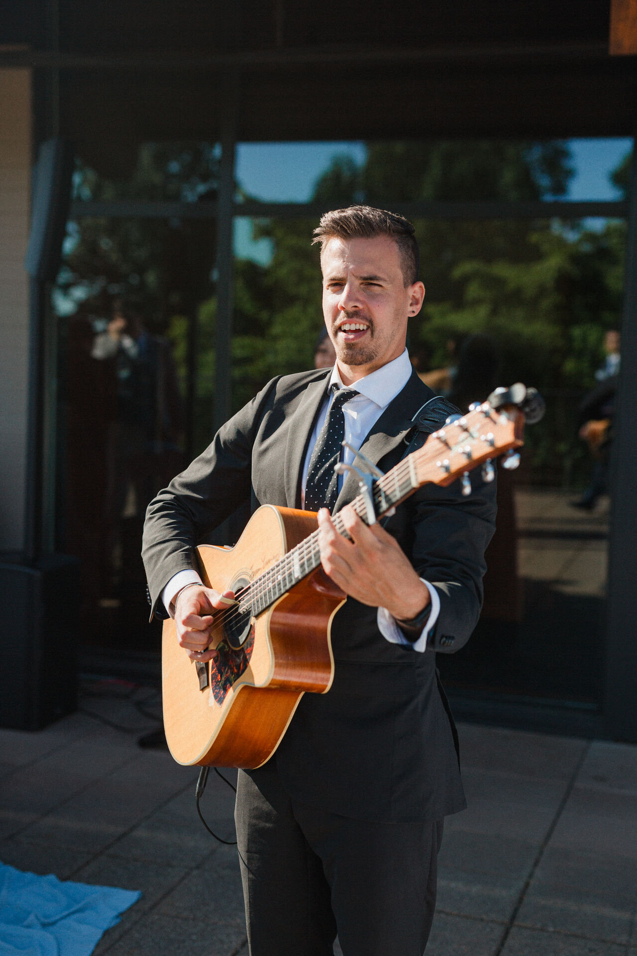 Lenny Pallerstein guitarist — Sunset Serenade, Weddings event in Vancouver
