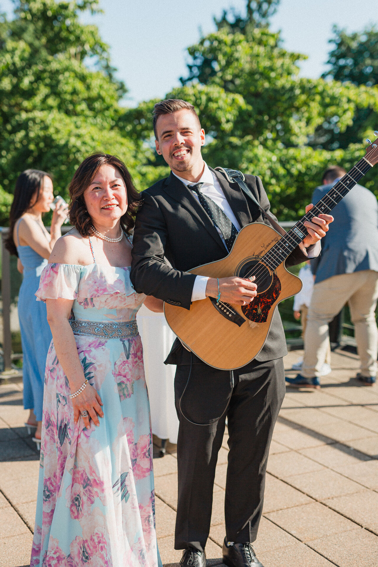 Lenny Pallerstein guitarist — Golden Hour, Weddings event in Vancouver
