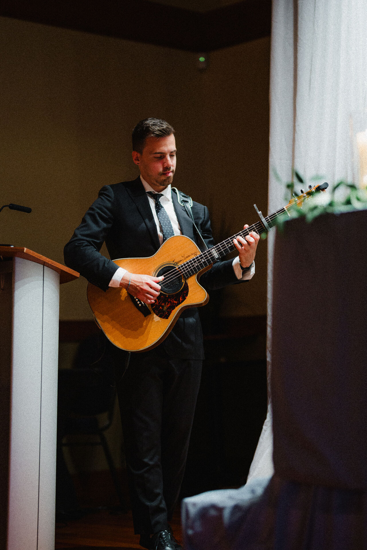 Lenny Pallerstein guitarist — Cocktail Hour, Private event in Vancouver